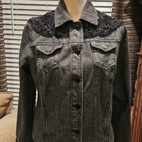 Chicos Gray Black Beaded Embellished Trim Jean Denim Jacket Size 1 P (Med) - Picture 5 of 7